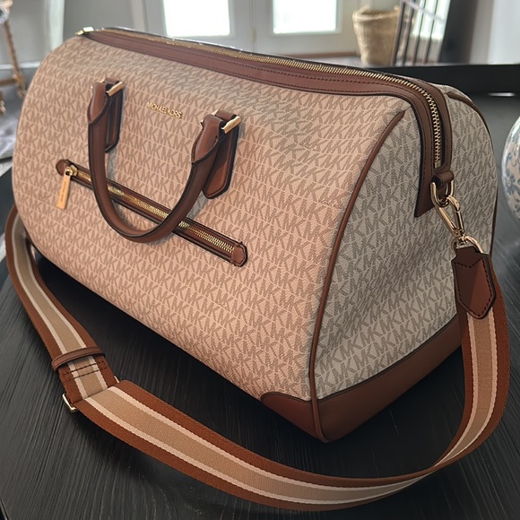 Michael Kors Weekender Duffle Bag - Picture 2 of 10